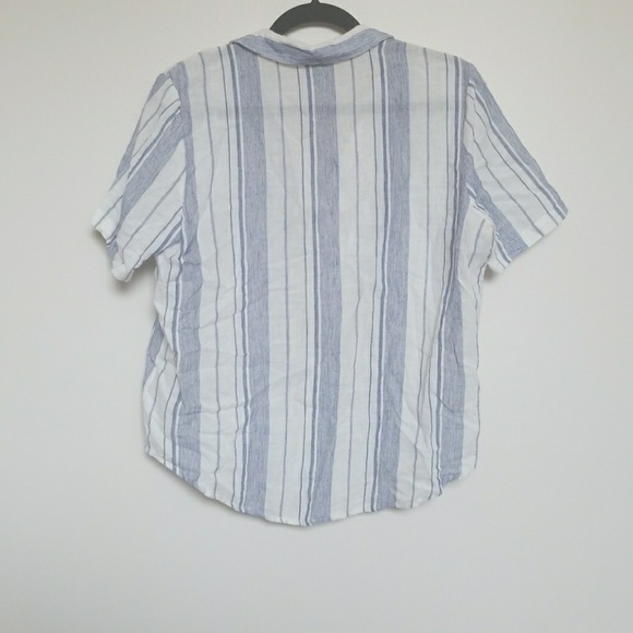 Button down top - Picture 2 of 4